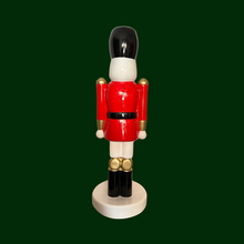 Cargar imagen en el visor de la galería, Cascanueces Gloss Grande
