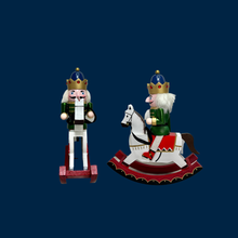 Cargar imagen en el visor de la galería, Cascanueces Caballo Verde
