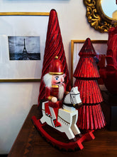 Cargar imagen en el visor de la galería, Cascanueces Caballo
